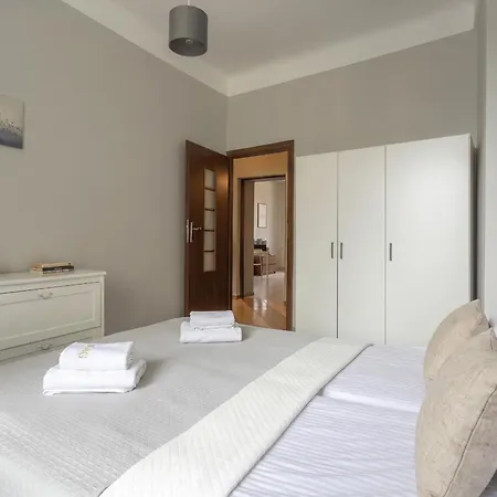 Golden - Comfortable 2-bedroom In Center, Marszalkowska Lejlighed